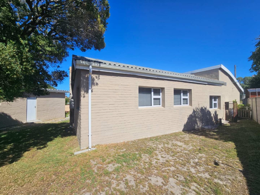 4 Bedroom Property for Sale in Pearly Beach Western Cape